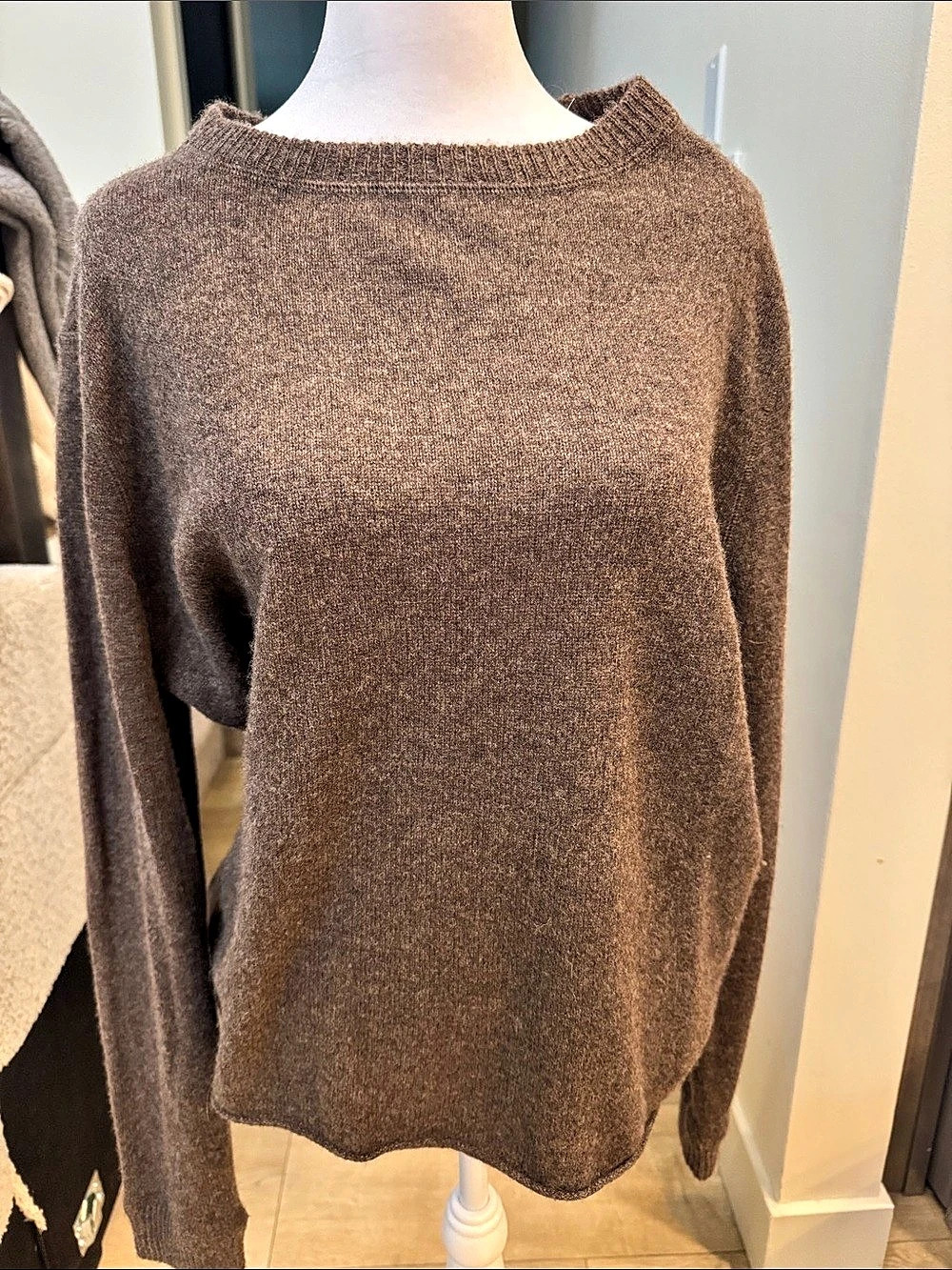 Reformation Brown Cashmere Crewneck Sweater Size XS Like New. Never worn